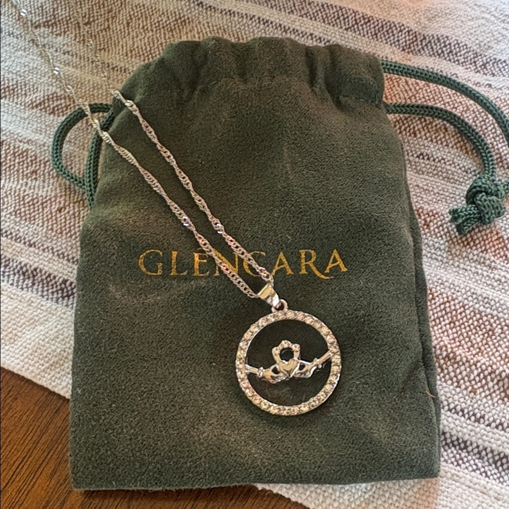 Glencara Silver Pendant Necklace - Claddagh